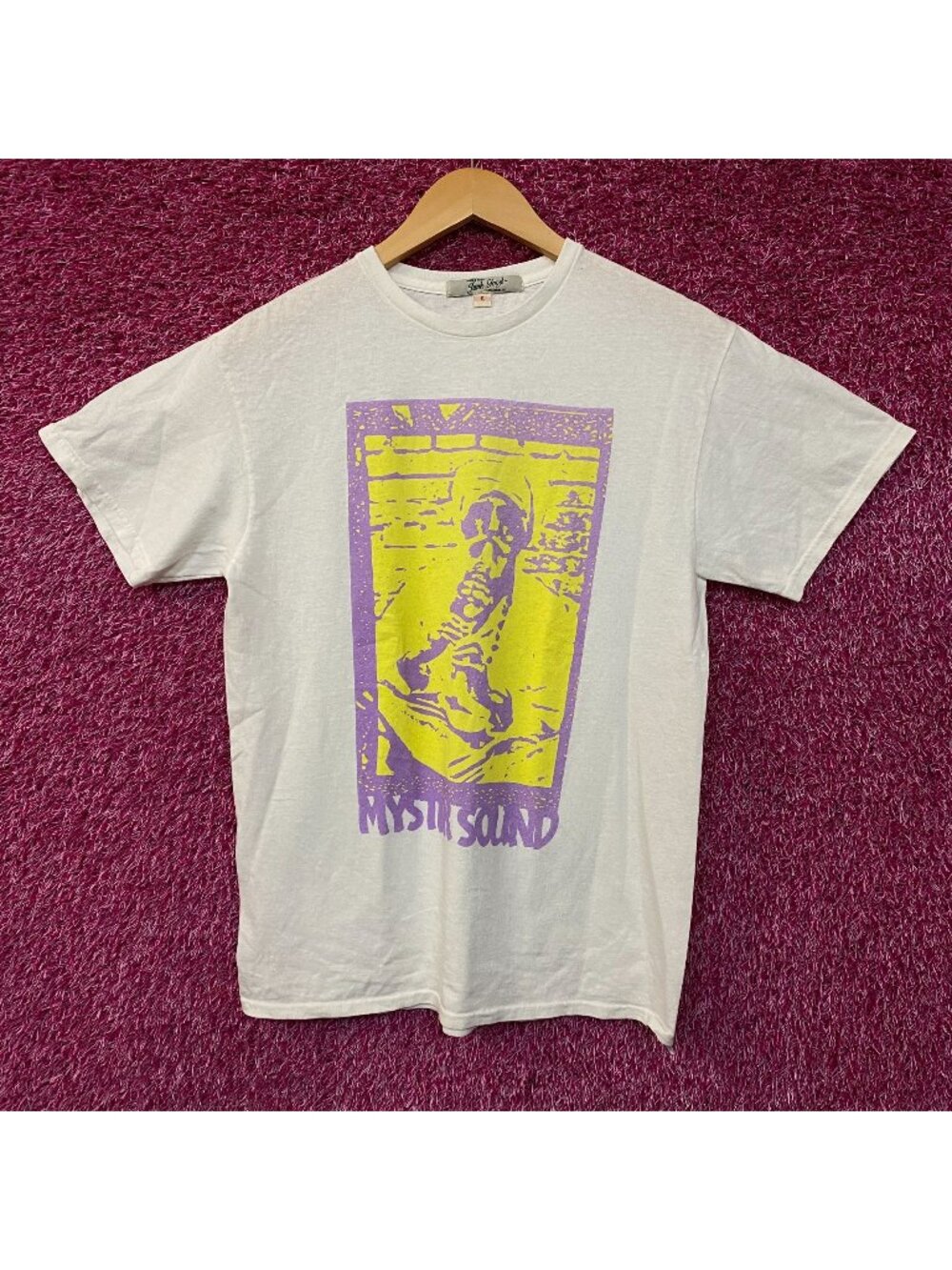 Junk Food Clothing Mystic Sound Studio Graphic T-Shirt Small